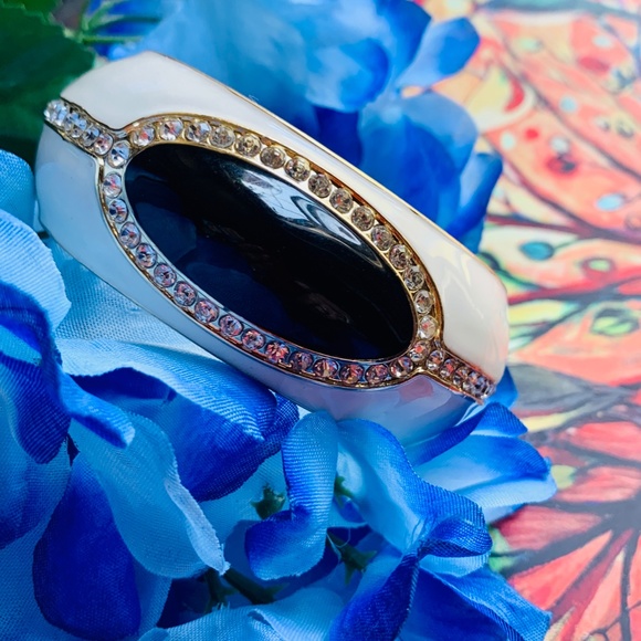 Art Deco Style Cream & Black Crystal Enameled Clamper Bracelet - Picture 1 of 9